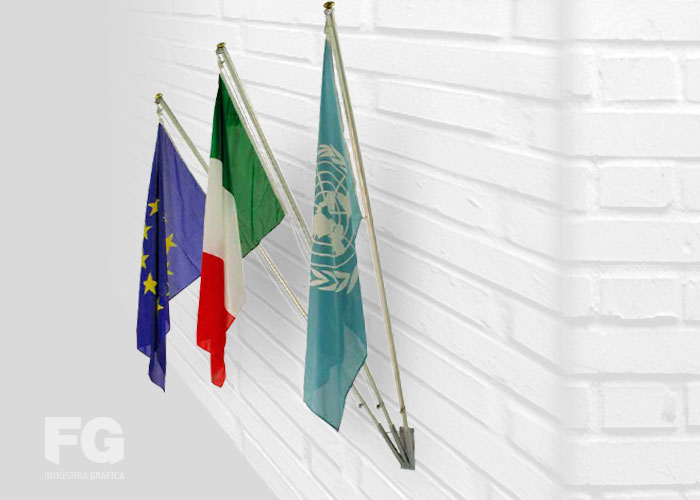 bandiere istituzionali. Set da 3 Italia, UE e Personalizzata